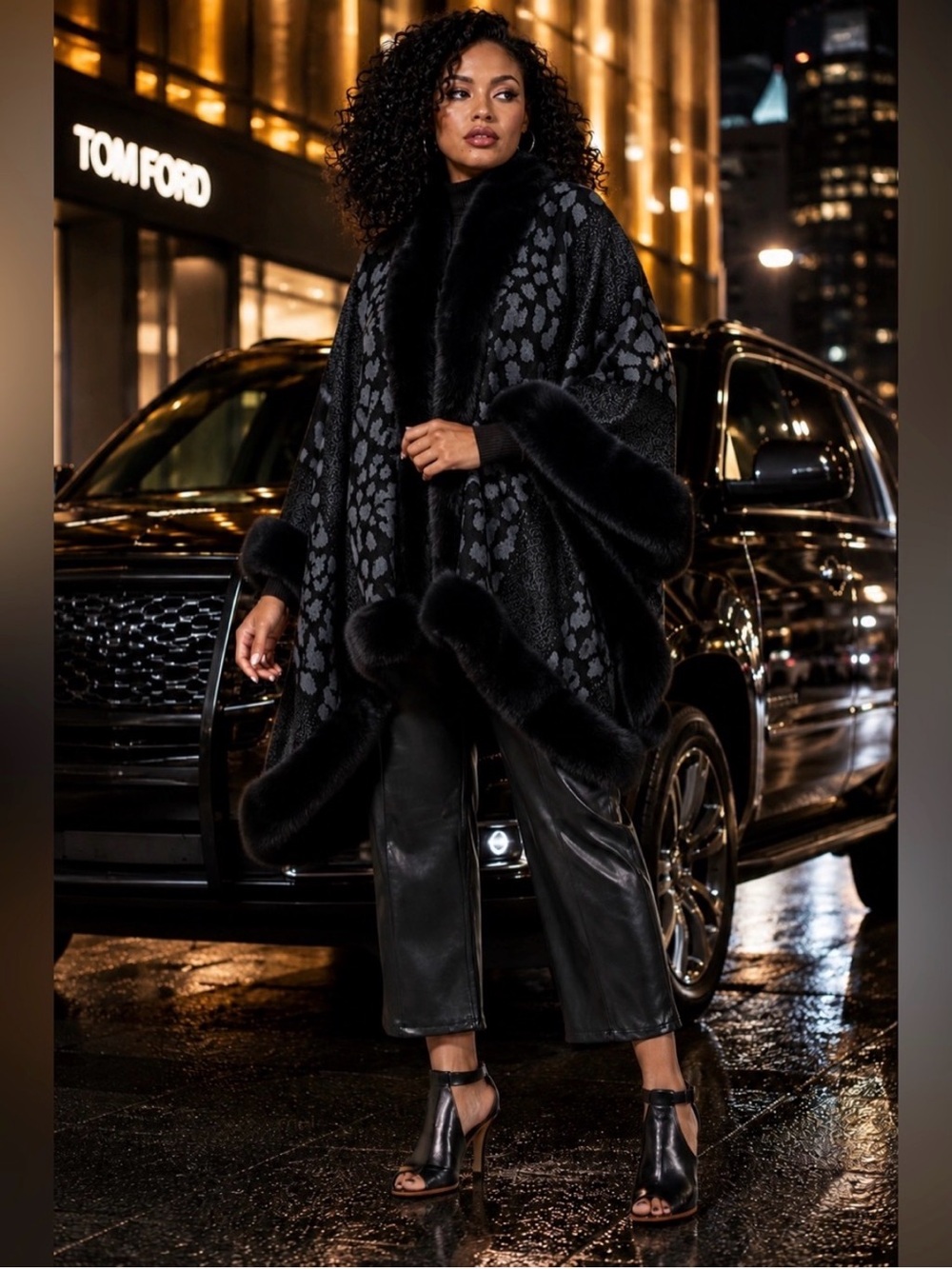 G by Giuliana Black Faux-Fur Trim Leopard Print Cape